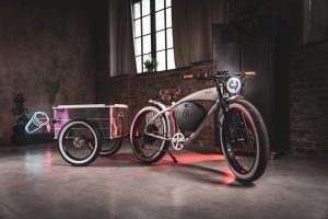 Elektrokolo E-CAFE BIKE s cargo vozíkem. Pramen: E-CAFE BIKE