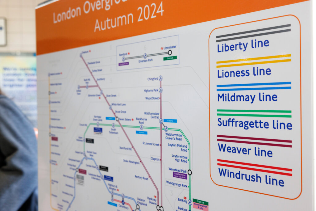 Nové názvy a barvy systému městské železnice London Overground. Foto: TfL