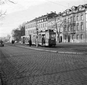 Tramvaje MEVRO na nábřeží z přelomu 40. a 50. let 20. století. 