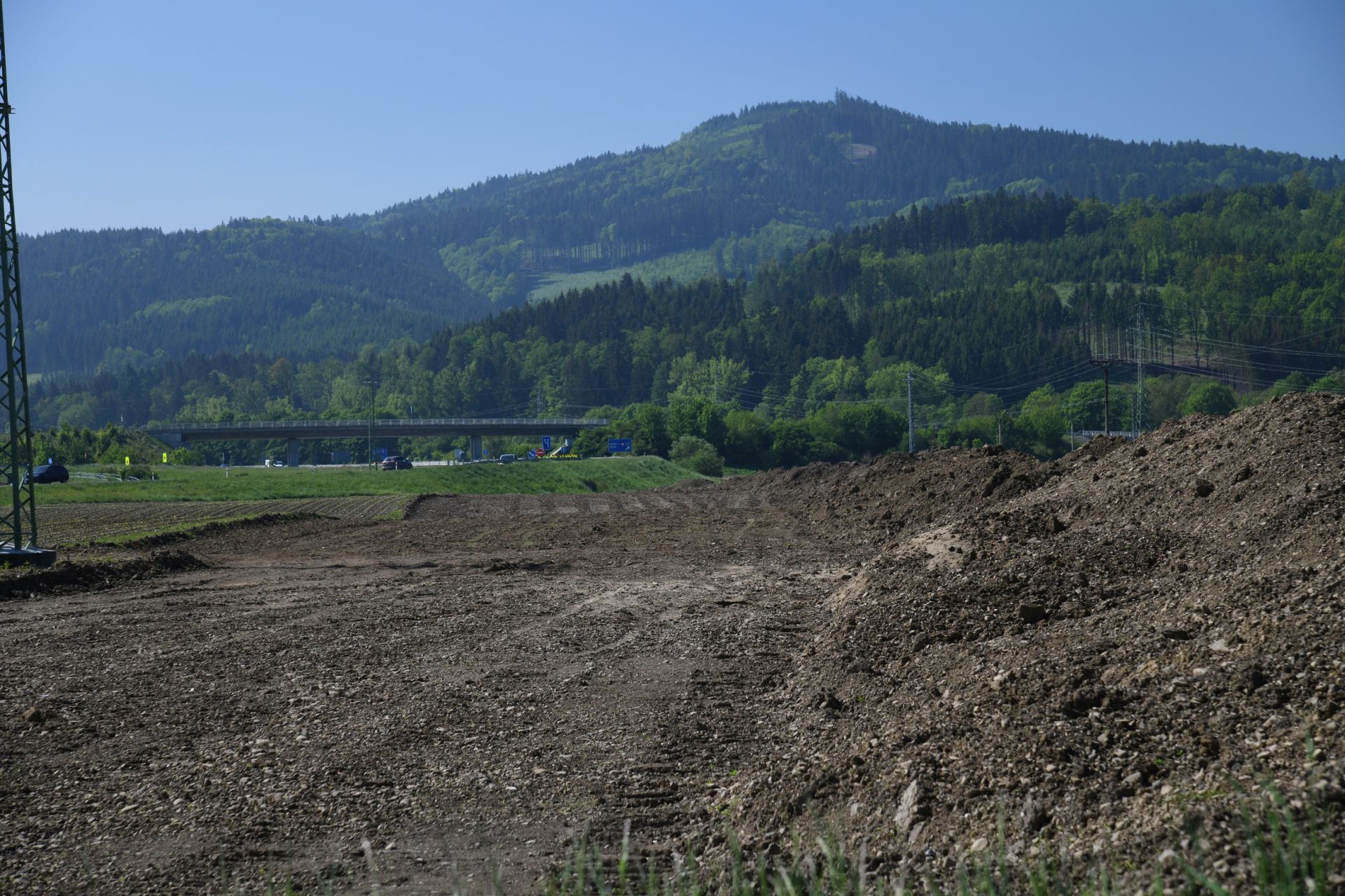 Stavba čtyřpruhu na I/57 Semetín - Bystřička, 2. stavba. Pramen: ŘSD