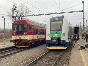 Nová akutrolejová jednotka 690.2. Foto: Jan Sůra / Zdopravy.cz