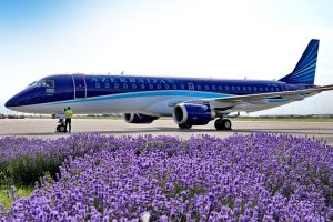 Letoun Embraer letecké společnosti Azerbaijan Airlines. Zdroj: AZAL