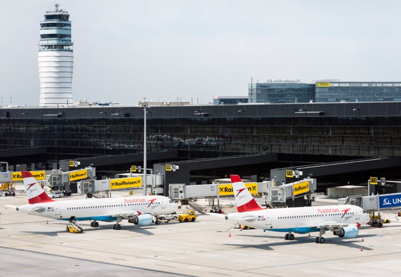 Letouny Austrian Airlines na vídeňském letišti. Zdroj: Facebook.com - Letiště Vídeň / Flughafen Wien