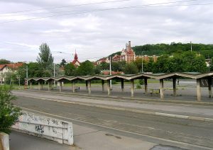 Terminál MHD Nádraží Braník. Foto: Czech Wikipedia user Packa, CC BY-SA 2.5, via Wikimedia Commons