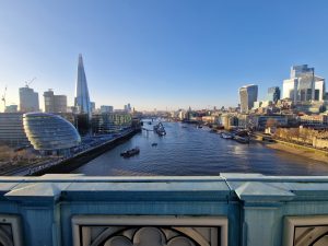 Výhled na Temži z horní části Tower Bridge. Foto: Zdopravy.cz / Jan Nevyhoštěný