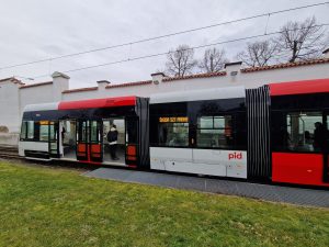 První představení tramvaje Škoda Forcity Plus 52T v Plzni. Foto: Zdopravy.cz / Jan Nevyhoštěný