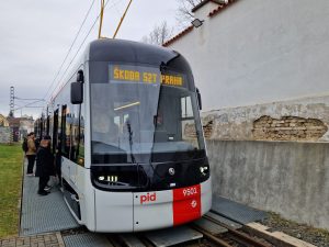 První představení tramvaje Škoda Forcity Plus 52T v Plzni. Foto: Zdopravy.cz / Jan Nevyhoštěný