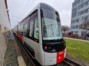 První představení tramvaje Škoda Forcity Plus 52T v Plzni. Foto: Zdopravy.cz / Jan Nevyhoštěný