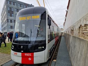 První představení tramvaje Škoda Forcity Plus 52T v Plzni. Foto: Zdopravy.cz / Jan Nevyhoštěný