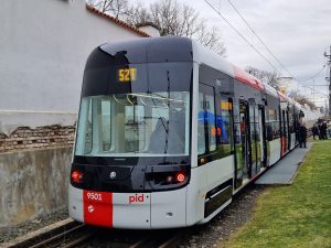 První představení tramvaje Škoda Forcity Plus 52T v Plzni. Foto: Zdopravy.cz / Jan Nevyhoštěný