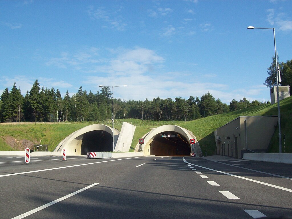 Tunel Panenská na D8. Foto: Jarba / Wikimedia Commons