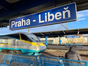 Jednotka Pendolino dopravce České dráhy (ČD) ve stanici Praha - Libeň.
Foto: Zdopravy.cz / Vojtěch Očadlý