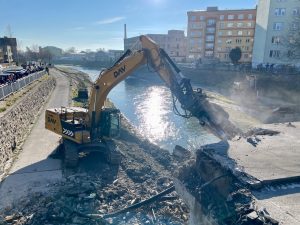 Demolice mostu v Opavě.
Foto: Zdopravy.cz / Vojtěch Očadlý