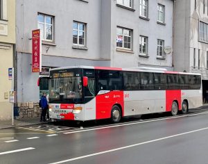 Autobus Setra společnosti Arriva na lince PID v Berouně. Autor: Zdopravy.cz/Ondřej Kubala