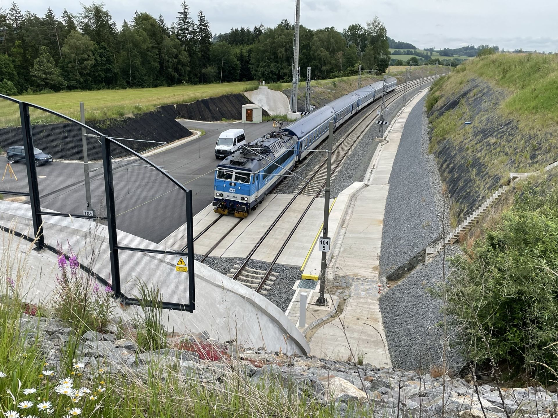 Rychlík linky R17 na IV. koridoru. Autor: Zdopravy.cz/Jan Šindelář