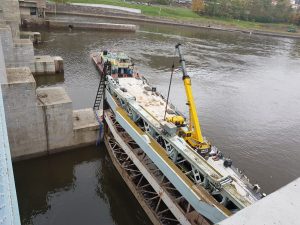 Pomocná hradidla jezu Střekov, dolní voda. Pramen: Povodí Labe