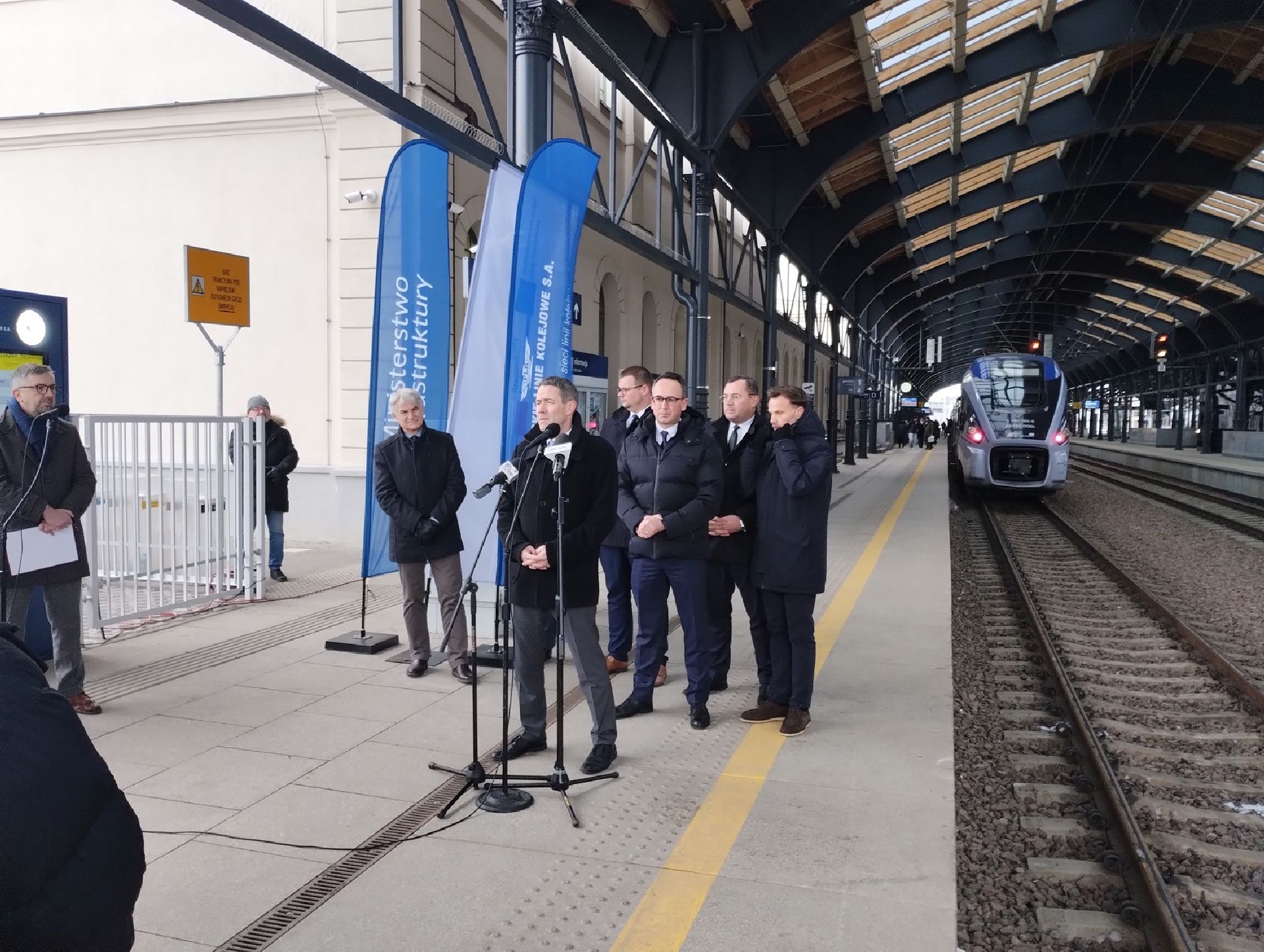 Tisková konference k zahájení soutěže na modernizaci trati z Białystoku do Ełku. Foto: PKP PLK