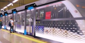 Nástupní dveře pro automatické metro. Foto: Metro de Madrid