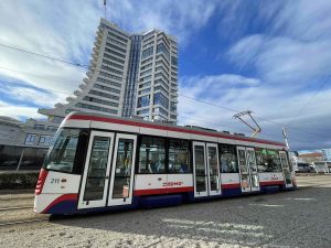 Tramvaj EVO Dopravního podniku města Olomouce (DPMO). Foto: Zdopravy.cz / Vojtěch Očadlý