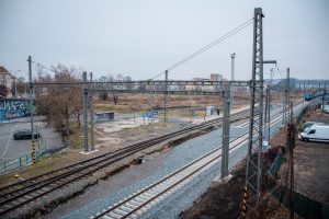 Zastávka Praha-Holešovice zastávka bude od pondělí minulostí. Foto: Ropid