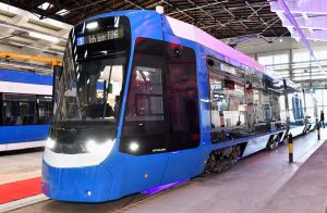 První tramvaj Stadler TINA pro Rostock. Foto: Stadler Rail