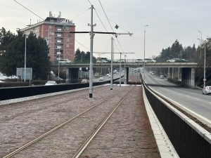 Zmodernizovaná trať na Novou Ulici v Olomouci.
Zdroj: DPMO