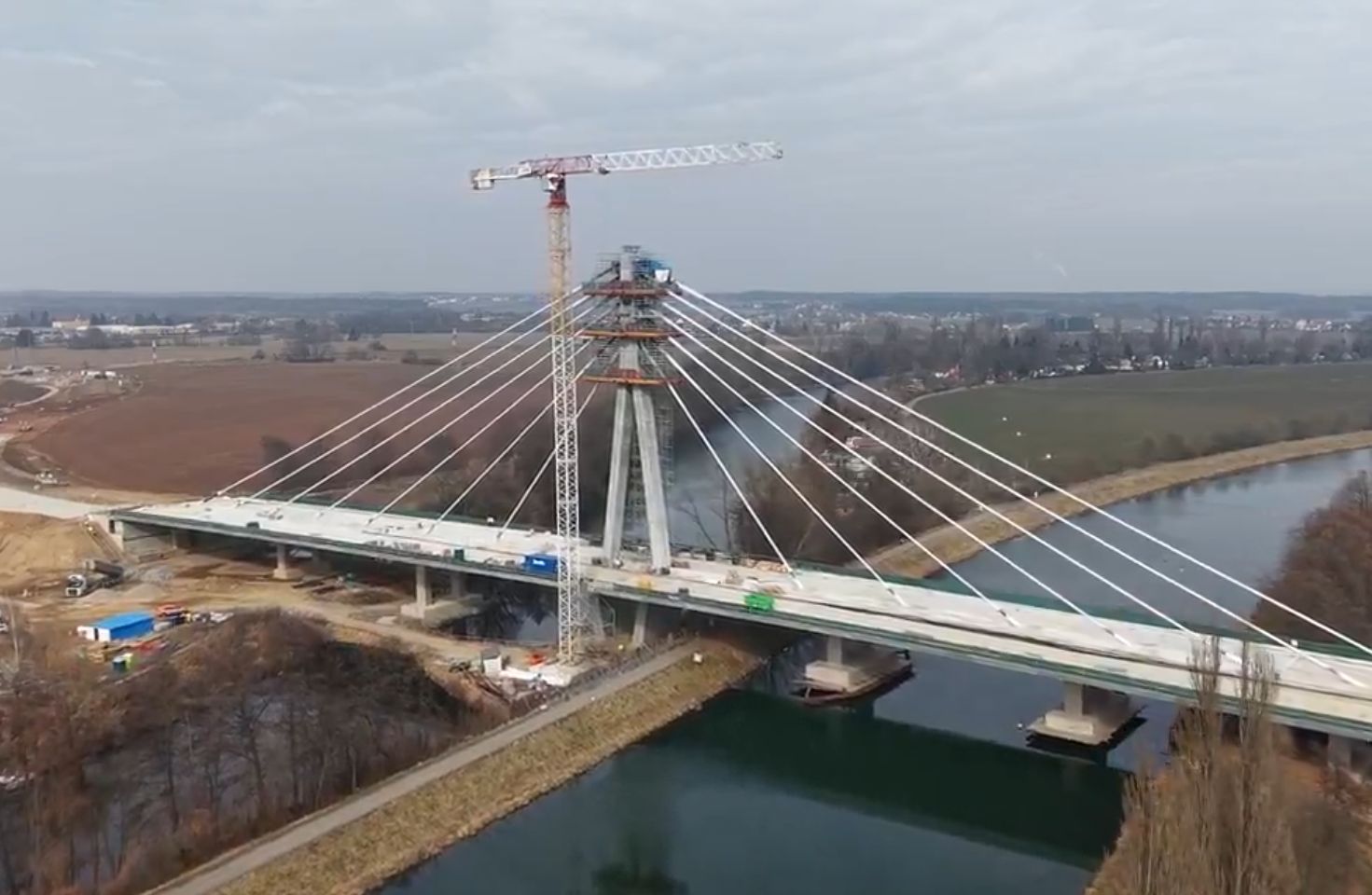 Nový lanový most přes Labe v Pardubicích, stav únor 2025. Foto: ŘSD