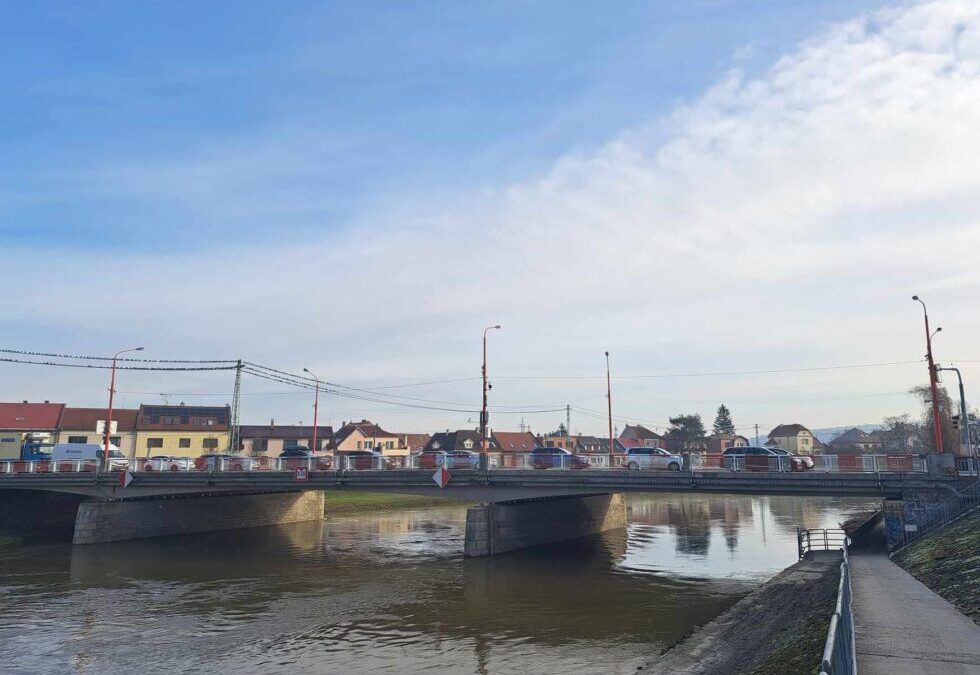 Most přes Moravu na silnici I/55 v Uherském Hradišti. Foto: ŘSD