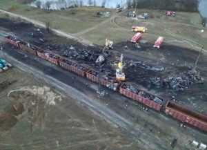 Odstraňování následků nehody v Hustopečích nad Bečvou. Foto: Správa železnic