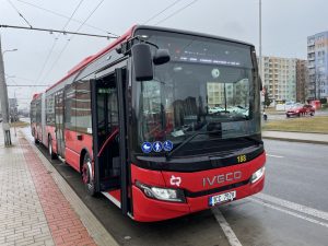 DPMCB, hybridní autobus Iveco. Autor: Zdopravy.cz/Jan Šindelář