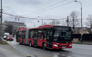 DPMCB, hybridní autobus Iveco. Autor: Zdopravy.cz/Jan Šindelář