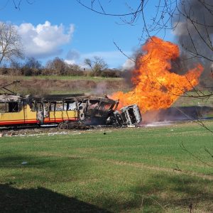 Nehoda tramvaje a cisterny v Německu u obce Zeutern. Foto: Feuerwehr Stadt Östringen 