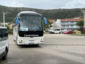 A na druhý pokus, se zpožděním bezmála 16 hodin, již přijel můj autobus