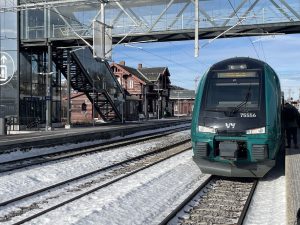 Stanice Jaren na trati z Osla do Gjøviku, kde je již plně výhradní provoz ETCS. Foto: Jan Sůra / Zdopravy.cz