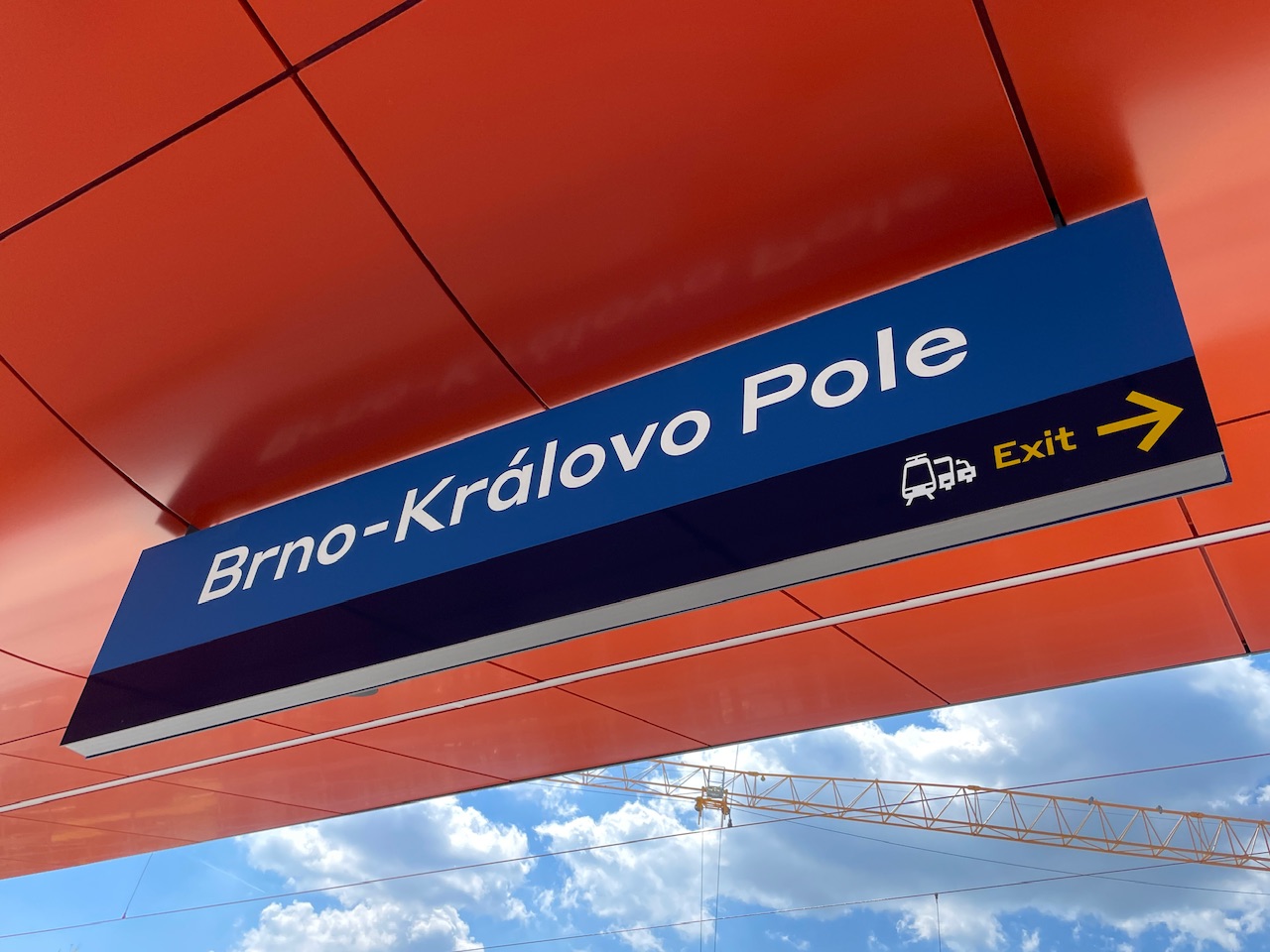 Nový vzhled orientačního systému SŽ. Foto: Zdopravy.cz / Vojtěch Očadlý