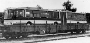 Dodávka trolejbusů Škoda 15Tr do ČB začátkem 90. let. Pramen: DPMCB