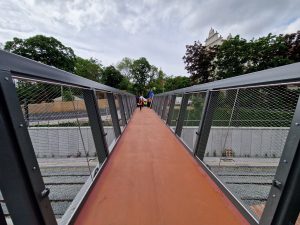 Nová lávka přes zastávku Praha-Výstaviště. Foto: Zdopravy.cz
