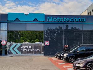 První samostatná pobočka nové Mototechny v pražské Kolbenově ulici. Foto: Zdopravy.cz