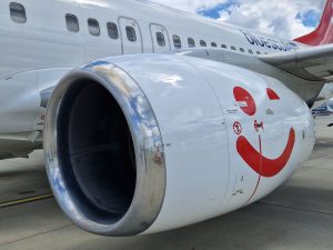 Charterový letoun společnosti HelloJets v barvách CK Blue Style. Foto: Zdopravy.cz