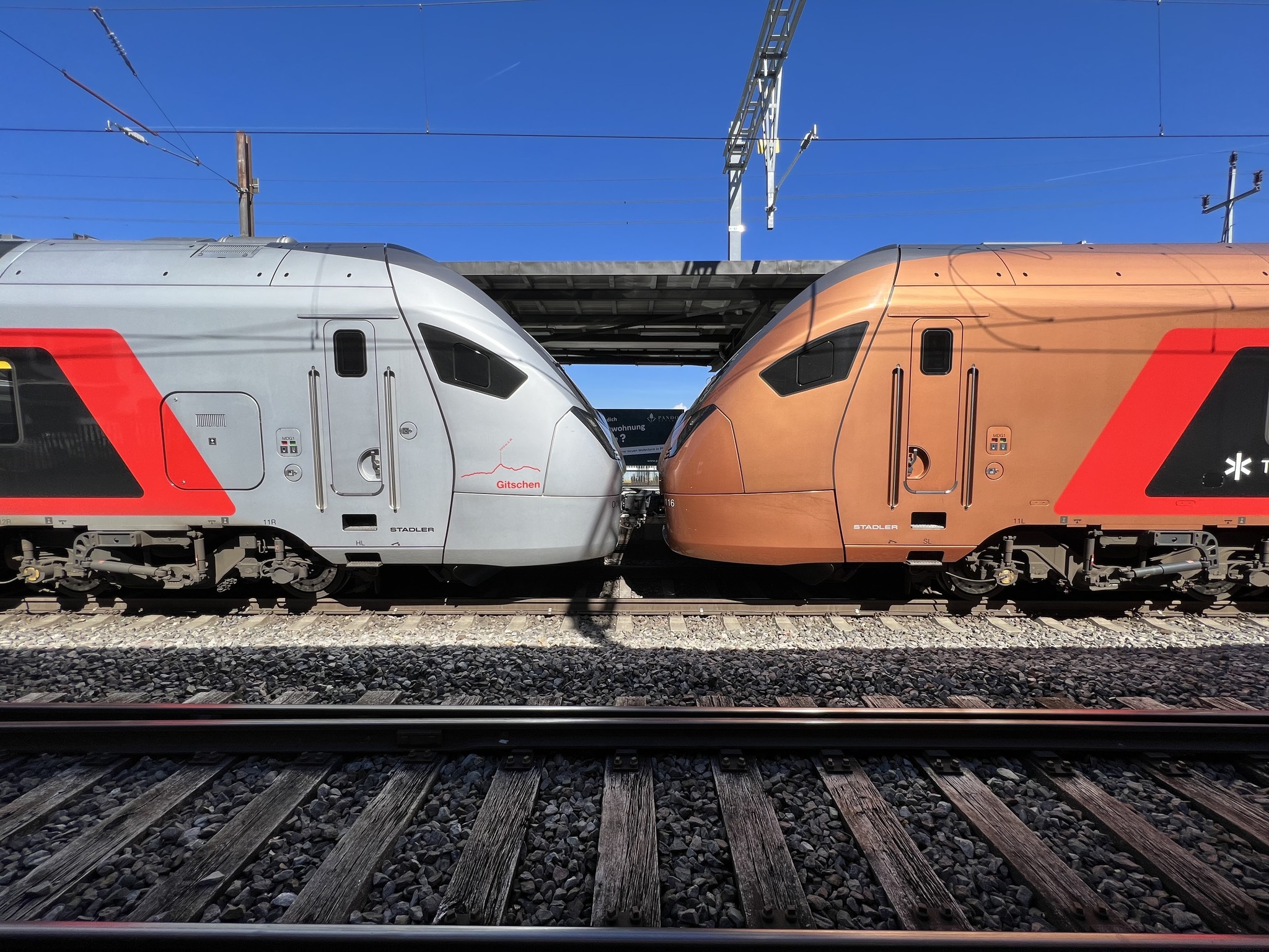 Jednotky Stadler FLIRT3 a Stadler Traverso pro SOB. Foto: SOB
