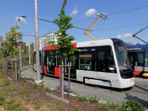 První vůz Škoda 52T během homologačních jízd v Praze. Foto: PID