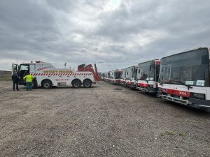 Nakládka trolejbusů 21Tr pro Charkov. Foto: DPMB