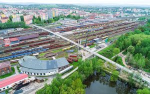 Lávka pro pěší přes kolejiště v Chebu. Pramen: Swietelsky Rail