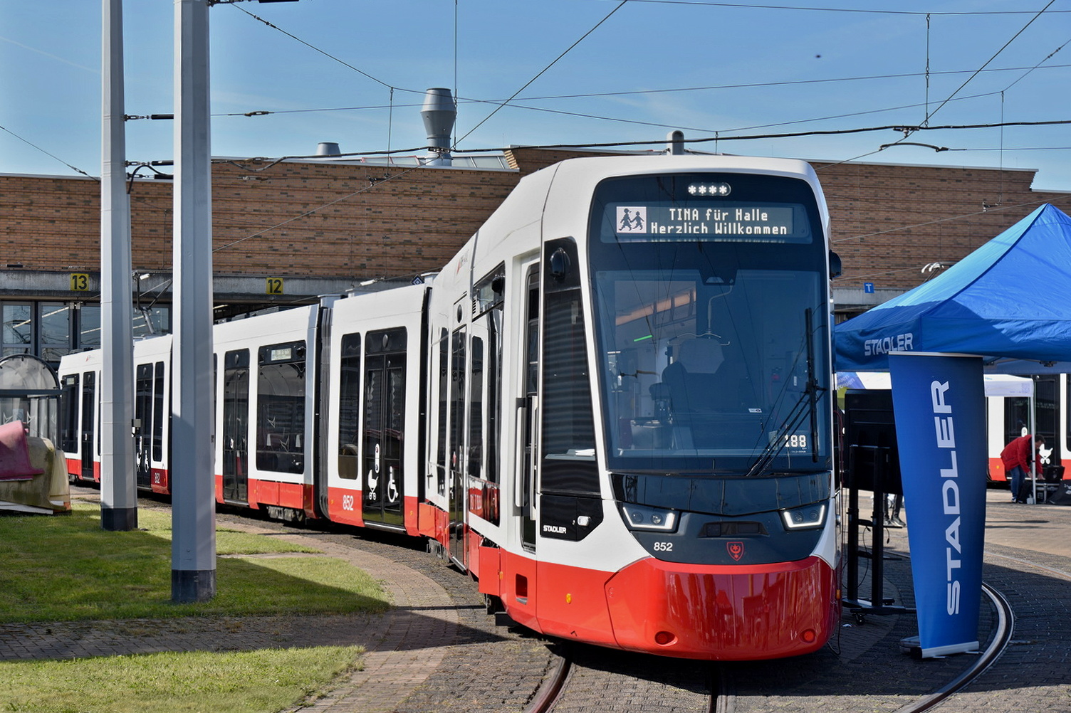 Nová tramvaj Stadler TINA pro Halle. Foto: Michal Chrást