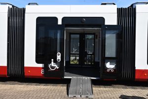 Nová tramvaj Stadler TINA pro Halle. Foto: Michal Chrást