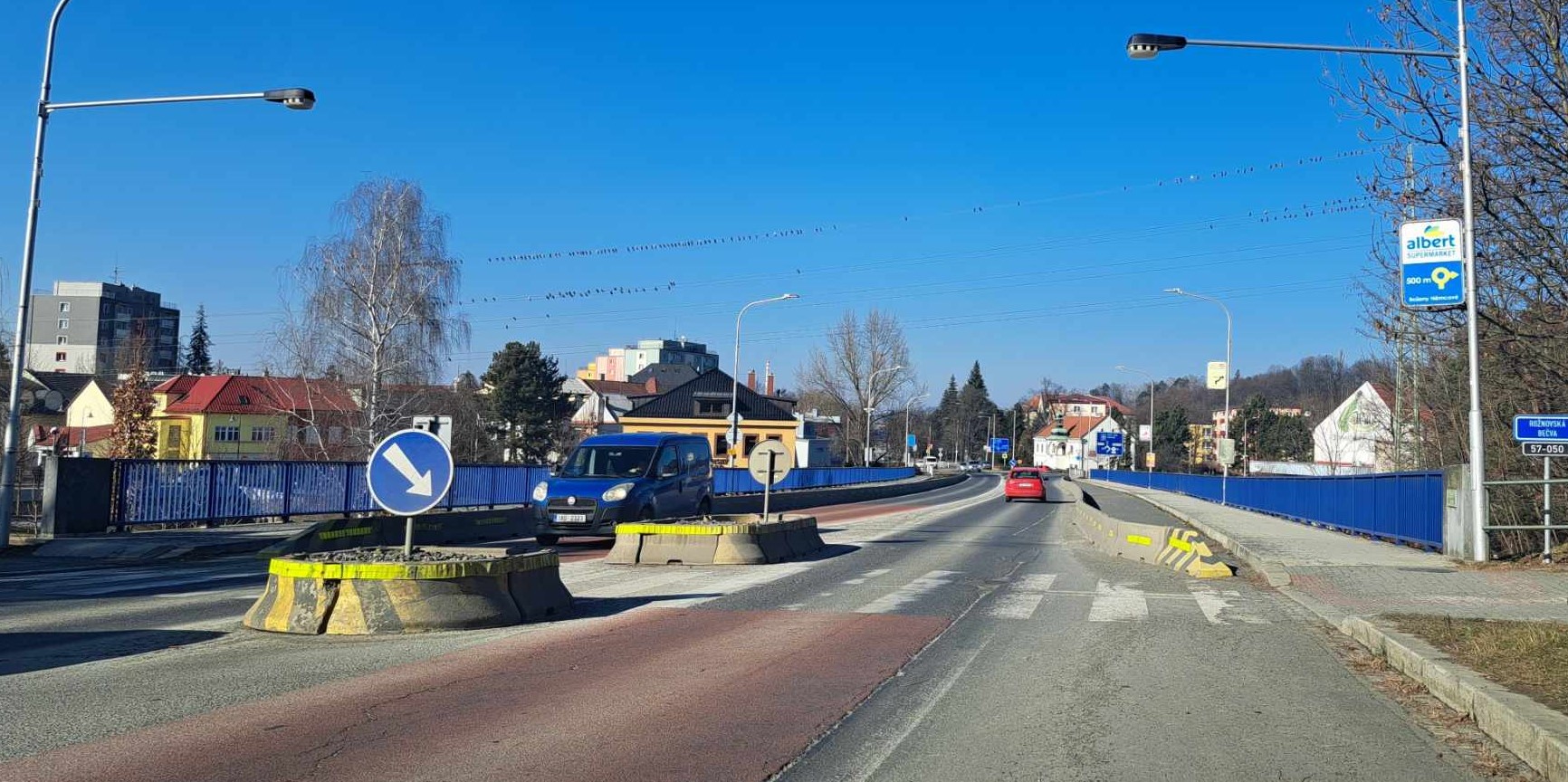 Most na silnici I/57 přes Rožnovskou Bečvu ve Valašském Meziříčí. Foto: ŘSD