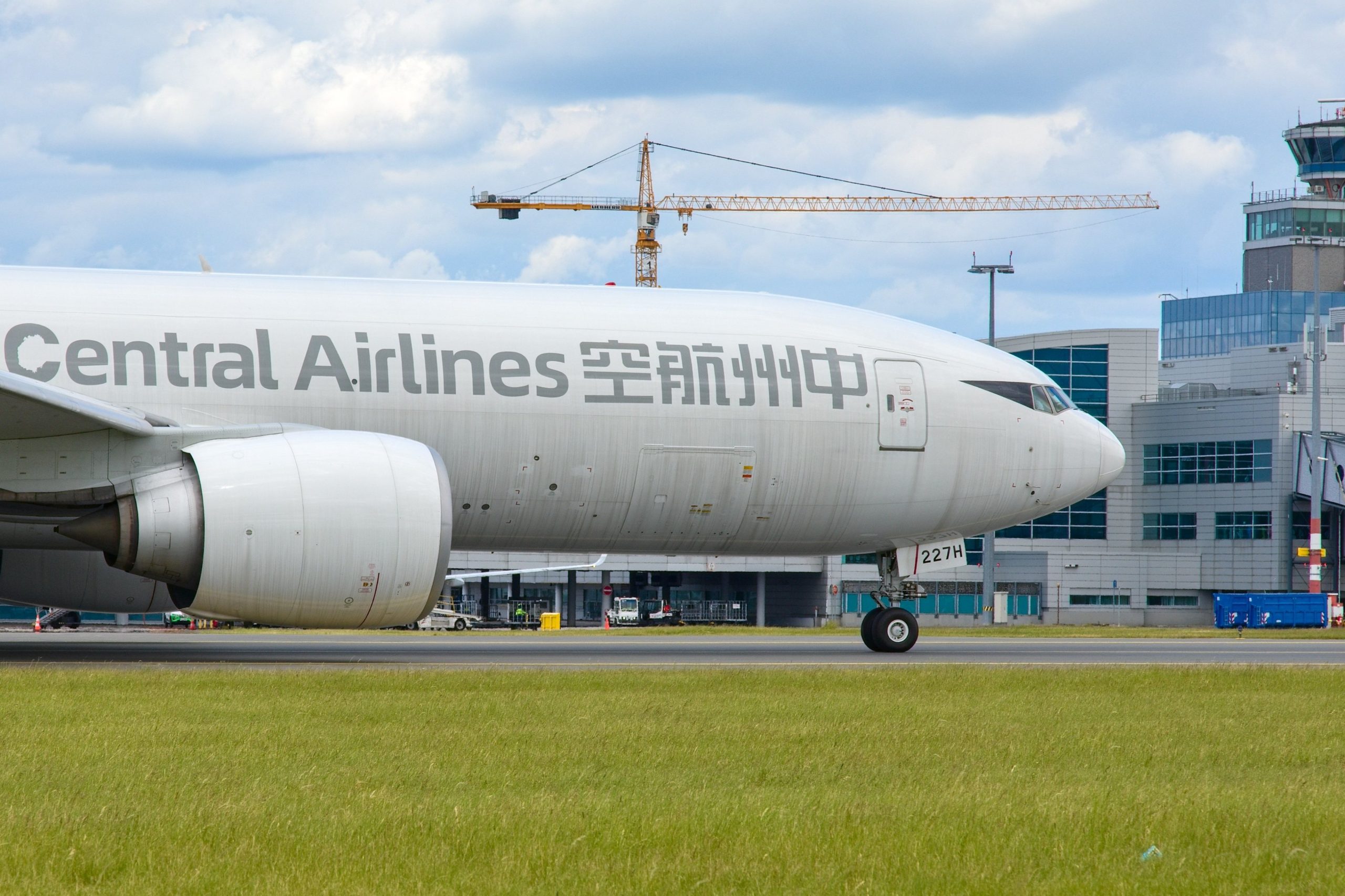 Boeing 777 letecké společnosti Central Airlines na Ruzyni. Zdroj: Letiště Praha