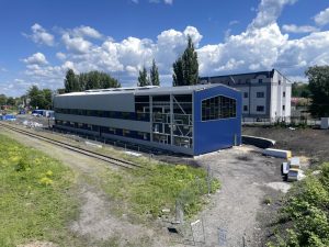 Stavba nové haly pro měřicí vozy pevných trakčních zařízení v Bohumíně. Foto: Msstavby.cz