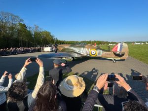 Slavnostní představení letounu Hawker Hurricane Mk.IIa.
Foto: roflcopter.jpg