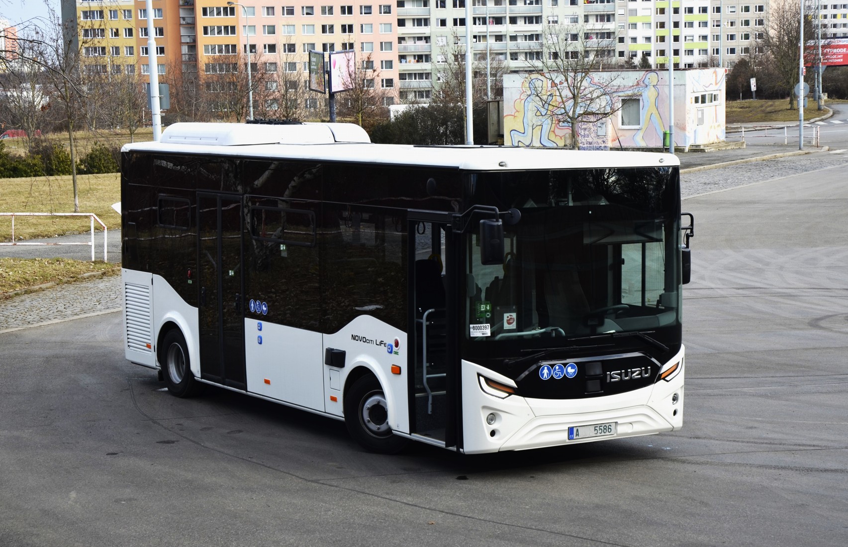 Isuzu Novo Citi Life Class II dopravce ČSAD Benešov pro linky MHD v Říčanech. Foto: ČSAD Benešov